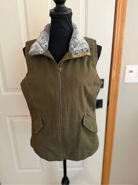 Noble Outfitters Olive green canvas faux fur equestrian utility vest.Size medium